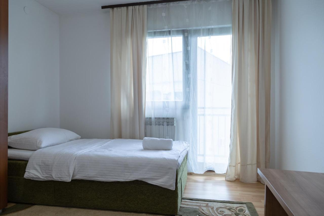 Sun Garden Sarajevo Aparthotel Buitenkant foto